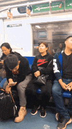 爆笑的GIF动图:确认过眼神,遇见对的人