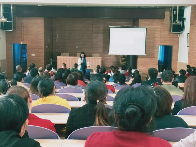 孩子很叛逆早恋怎么办(孩子叛逆期早恋如何引导孩子)