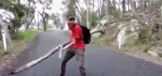 搞笑的动态图GIF：羞涩的眼神，难言心中的喜悦