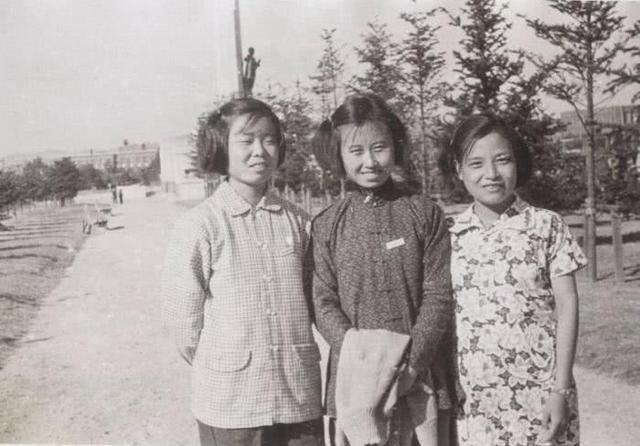 素描跳舞（素描跳舞的女孩图片）