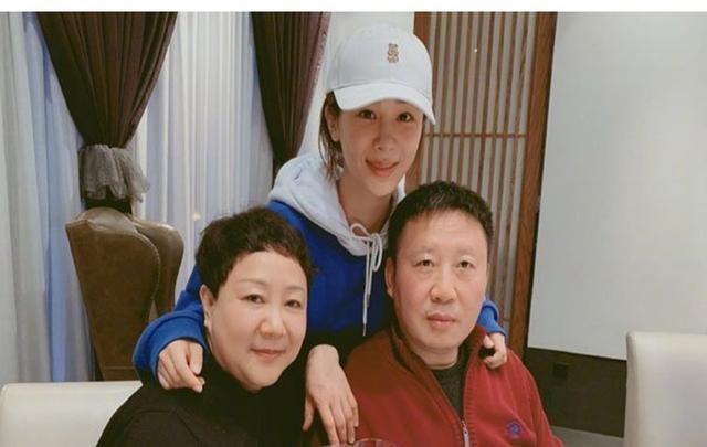 鹿晗父母(鹿晗父母是干什么工作的)-天晟网