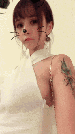 不纯洁的美女GIF动态图片：有经验的说说，是真空吗