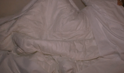 美女的性感GIF图：皮裤小妹，腰力真好啊