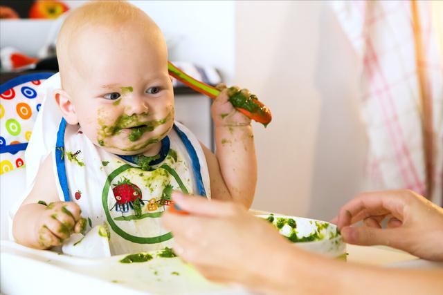 周岁以内的宝宝不建议喝果汁？