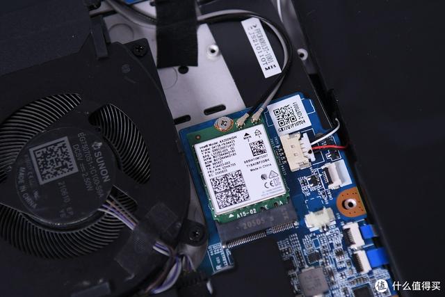 20mm + 2.2kg + RTX3070！机械革命Umi Plus设计师本评测