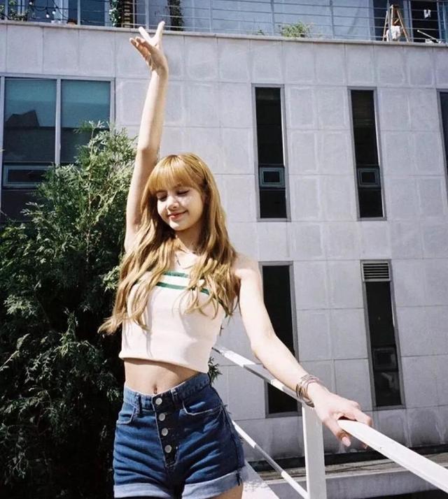 姜潮和麦迪娜跳舞视频(姜潮麦迪娜接吻的视频)-天晟网