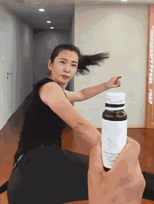 瓶盖挑战的GIF动态图片大全