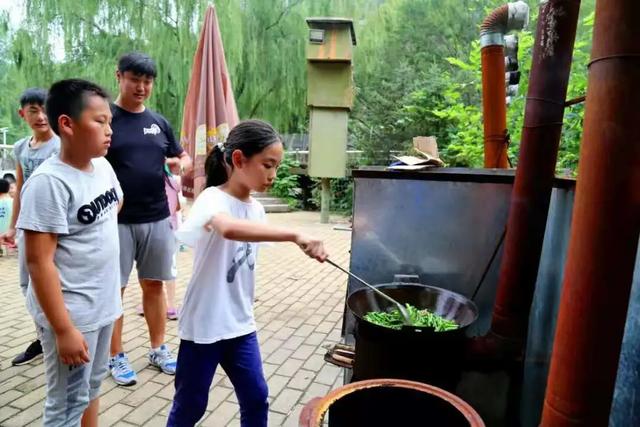 全封闭军事化管理学校怎么教育孩子(军事化管理封闭式学校对孩子好吗)(图35)