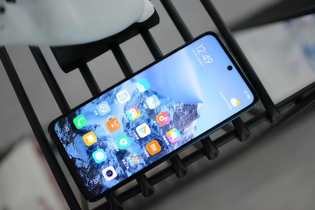 不吹不黑，这几款千元机堪比真旗舰，流畅用三年不成问题