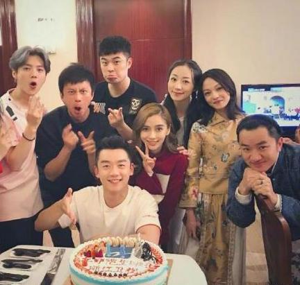 baby撕名牌(baby撕名牌高能瞬间)