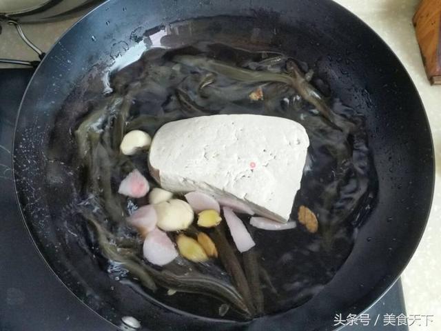 泥鳅钻豆腐