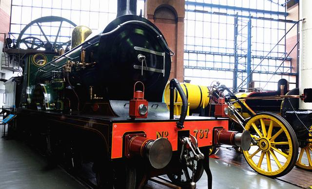 英国引领工业革命的时候，火车可都是贵族的奢侈出行方式