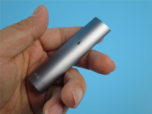 悦刻电子烟首次使用方法,电子烟有什么危害
