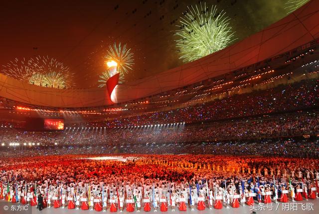 8 / 8 / 2008北京奥运会开幕式是一项壮观的盛事,成千上万的表演者和