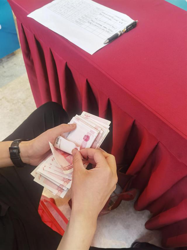 苦日子来了！买房不到半年亏了50万，结论：现金才是硬货？