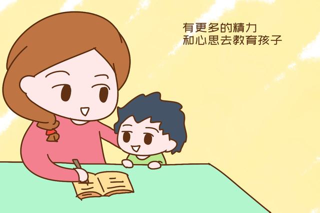 班主任得出结论：全职妈妈带大的孩子，学业方面往往更优秀