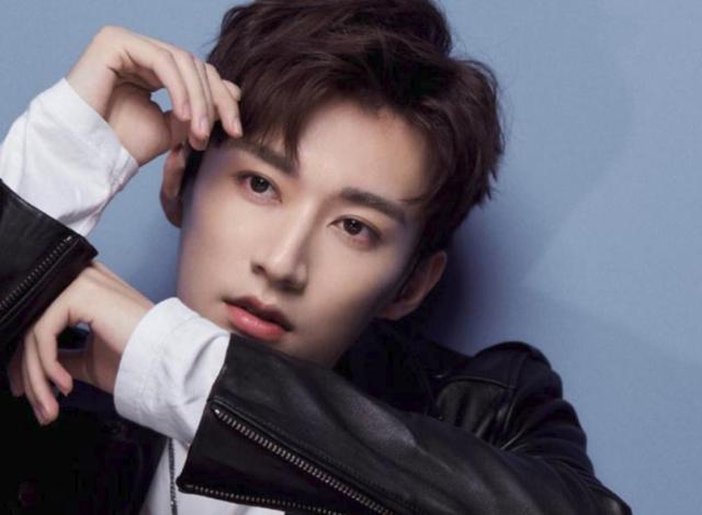 景甜和谁谈恋爱——景甜学生时期相片