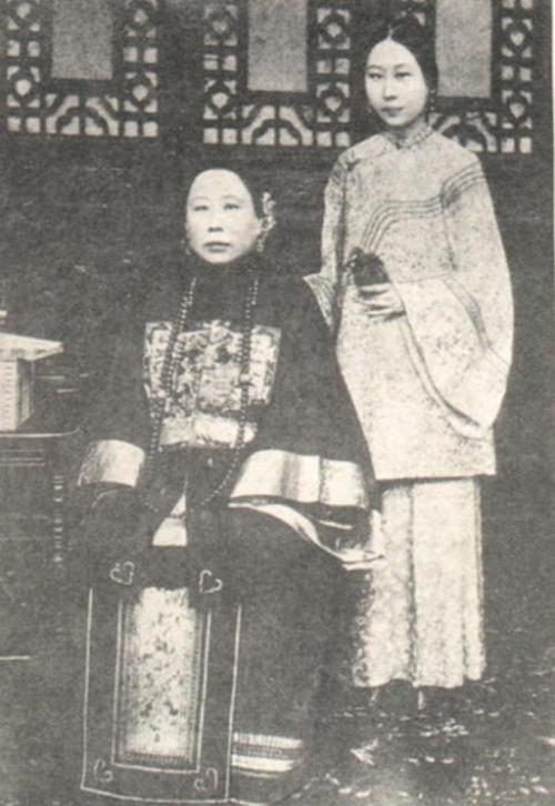 李菊藕:晚清真实老照片：押赴刑场的匪首面露笑容，风尘女子比皇妃美太多