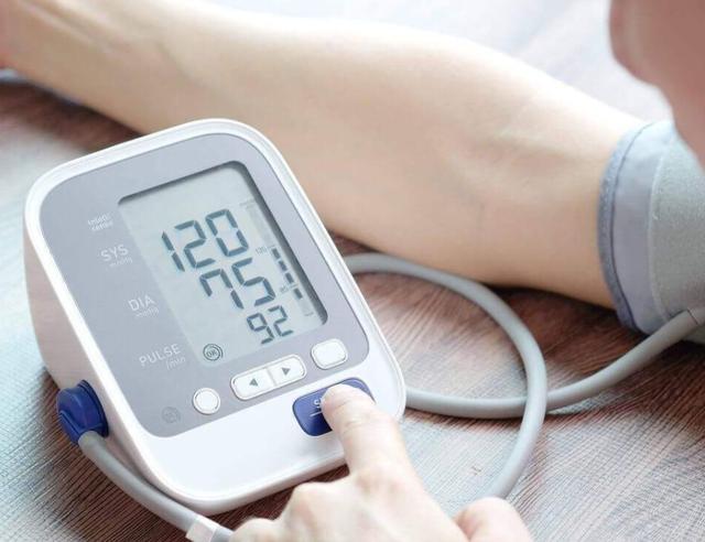 高血压怕缺钾？长期服用降压药，医生建议：6种高钾食物可多吃