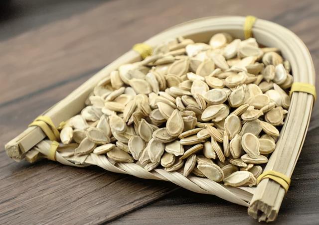 古今中外嗑瓜子都“上瘾”，原来是有科学依据的