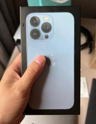 iPhone13Pro使用槽点：正面看和12pro没区别，摄像头变大变突兀了