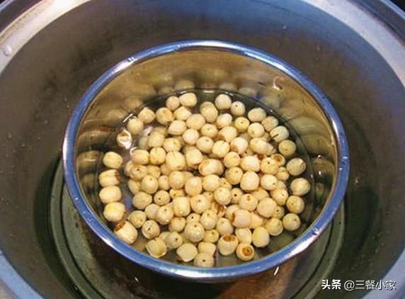 莲蓉馅是什么材料做的