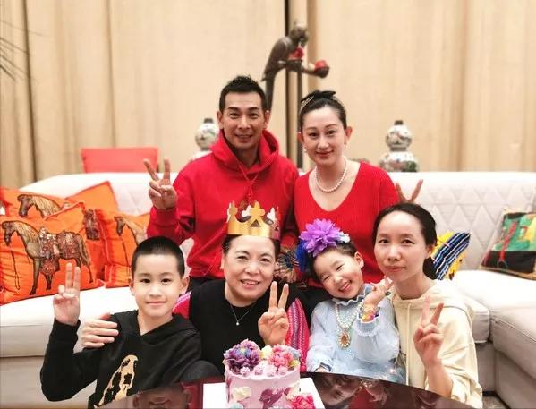 赵文卓妻子