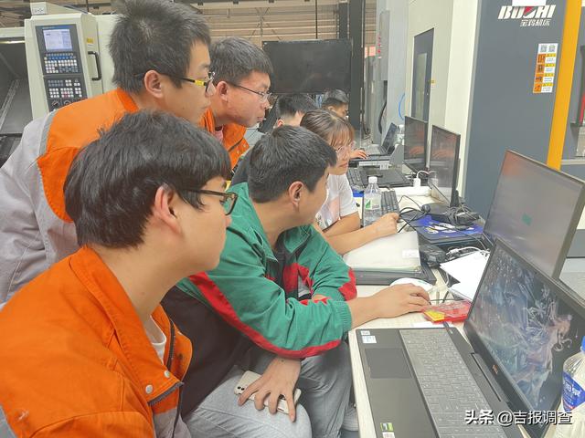 四平职业学院机械展