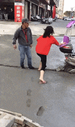 搞笑的GIF动态图：第一次同女票旅游住酒店，接下来我该怎么办