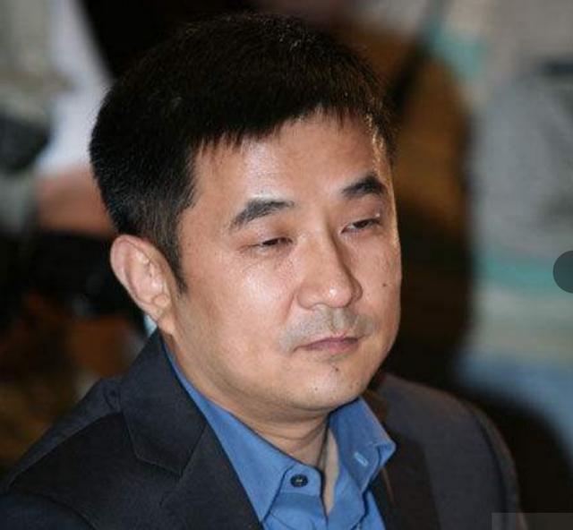 王永红：公司破产丝毫不慌，套61亿携女明星出逃，亲爹去世都不回