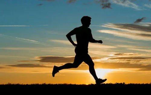 小腿有鸡皮疙瘩很痒是什么原因