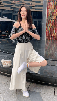最新内涵美女动图：妹子你这个样子，怕是会有人控制不住的啊！