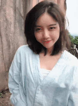 美美哒的妹子GIF：姑娘快别扭了，有事您说话！