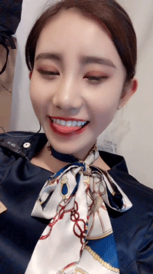好身材的美女动图GIF：妹纸身材也是逆天了
