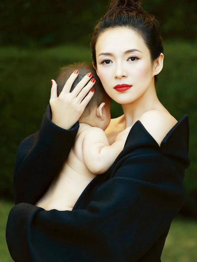 放弃撒贝宁又如何，嫁皮裤汪抚养继女，章子怡照样活成人生赢家