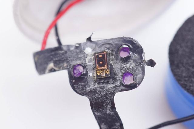 采用高通QCC3040蓝牙主控，omthing首款降噪耳机AirFree2拆解报告