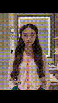 美女内涵GIF图片：叫你摸你就摸，哪那么多废话！