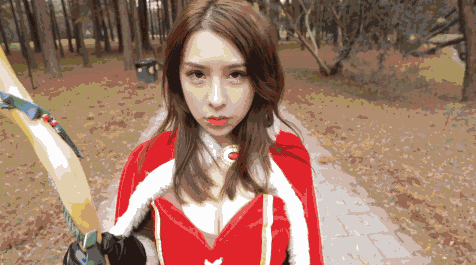 极具诱惑的美女动图：美女这舌头也太长了吧！