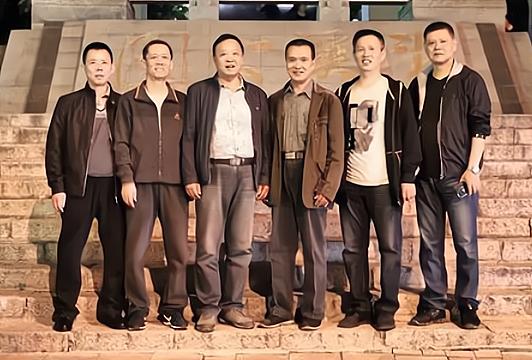 武汉首富不搞房地产，也不卖鸭脖，身家就达到了490亿元