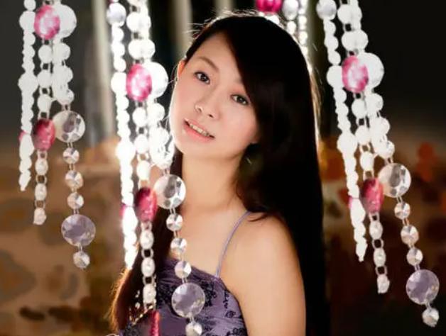 卓依婷死亡真相:巅峰时隐退两年，却被传去世，卓依婷这二十年究竟去哪了？