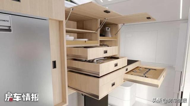 特斯拉又出“幺蛾子”！这次弄了个房车，造型科幻居住面积6.6平