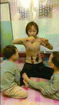 爆笑的动图GIF图片：骚年，你单身是有原因的？