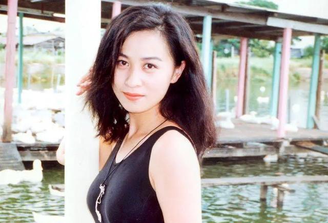 明明“廉颇老矣”，非要“尬演少女”的5大女星，羞不羞？