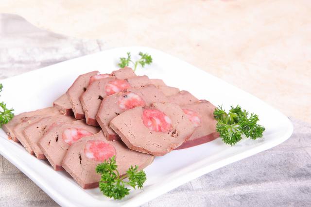 40岁以后，不想血压升高，5种食物，不管多喜欢，都少往嘴里塞