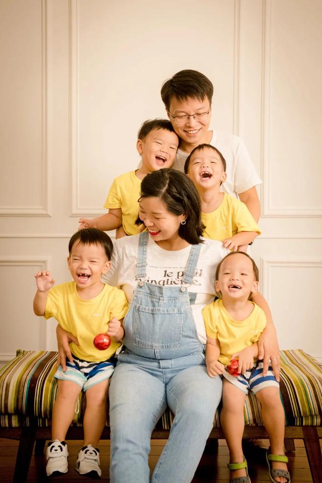 快乐又崩溃！我在新加坡7年，连生了5个儿子......