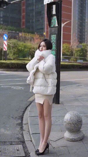 美女动态图内涵图片：妹子一夹腿，我震惊了
