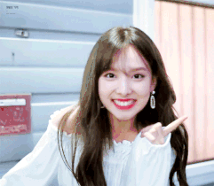 14个可爱有性感的美女GIF：妹子你这样是很危险的我跟你说