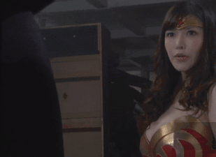 美女邪恶的动态图图片：吃不吃饭无所谓，主要还是拍照要好看！