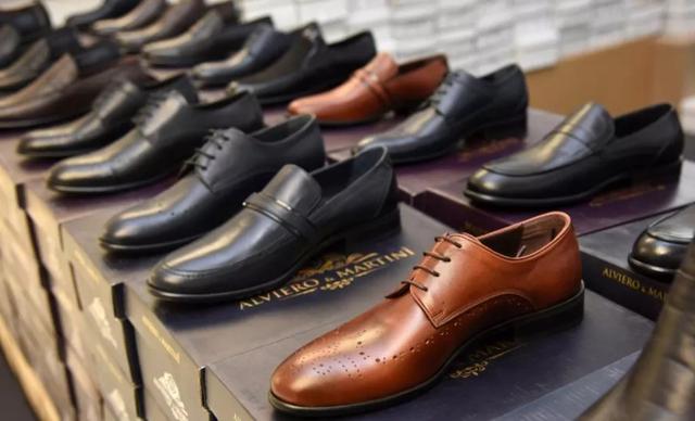 谁穿了乌兹别克斯坦的鞋？