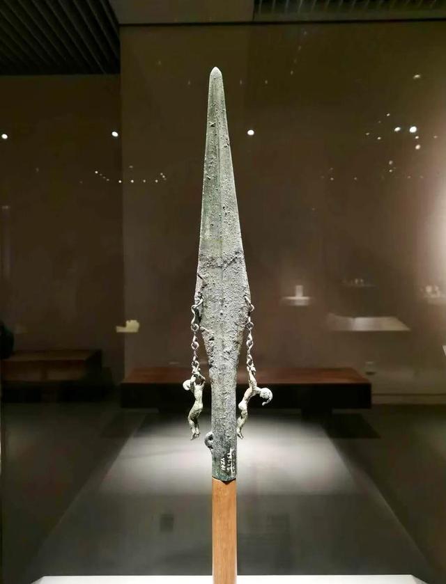 云南虫谷是否有原型？1955滇王墓横空出世，人祭、吊人俑并非杜撰